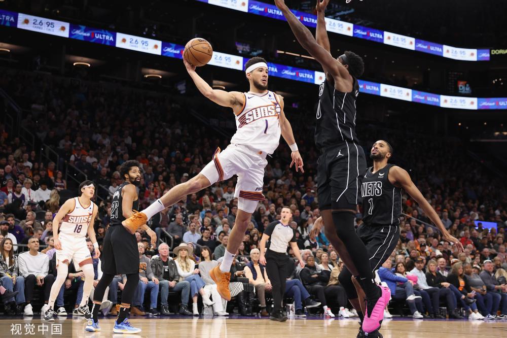 懂球译站 ｜ 谁“做掉”了皇马主帅安切洛蒂？.